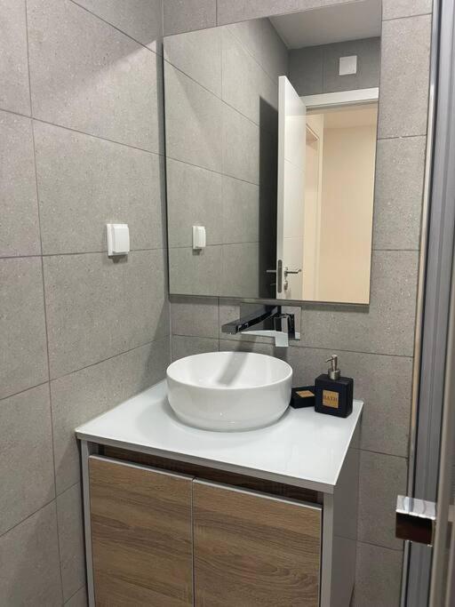 Lovely 2 Bedroom Apartment In South Lisbon Barreiro  Buitenkant foto