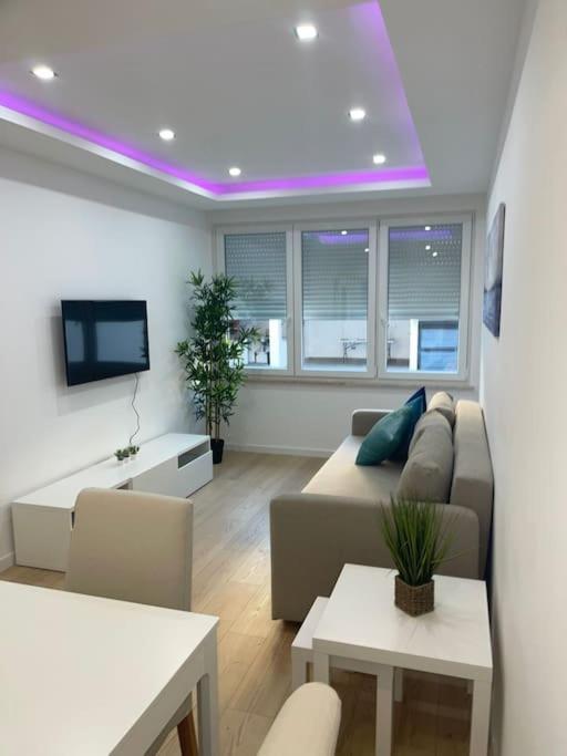 Lovely 2 Bedroom Apartment In South Lisbon Barreiro  Buitenkant foto